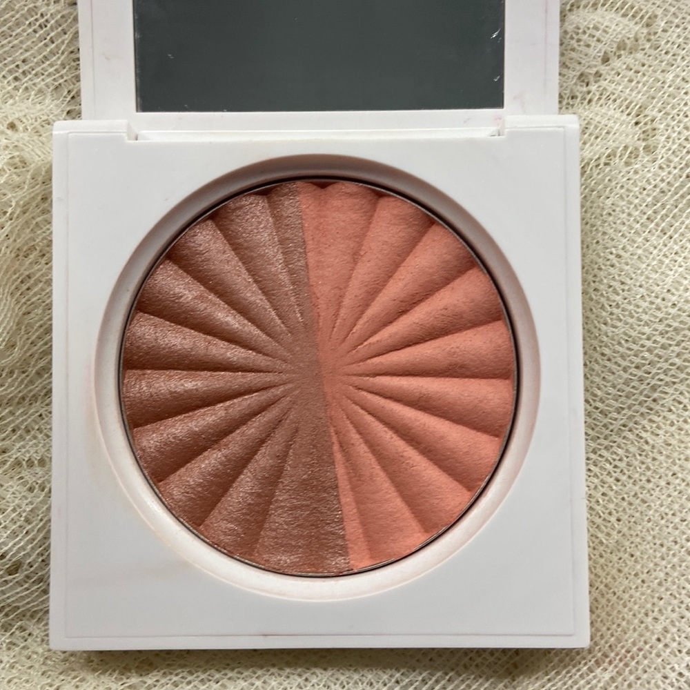 Ofra x Samanatha March Blush Duo “Chick-Lit”